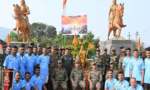 Karnataka: बेलगावी में मराठा दिवस को पूर्ण गौरव और गहरी रेजिमेंटल श्रद्धा के साथ मनाया गया Karnataka: बेलगावी में मराठा दिवस को पूर्ण गौरव और गहरी रेजिमेंटल श्रद्धा के साथ मनाया गया