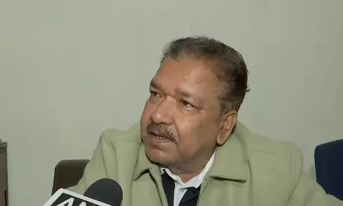 Bihar के मंत्री दिलीप जायसवाल ने कहा कि कांग्रेस और ओवैसी ने अल्पसंख्यक समुदाय को डराया
