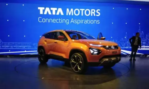JLR साइबर हमले के कारण Q3 में टाटा मोटर्स PV को नुकसान हुआ JLR साइबर हमले के कारण Q3 में टाटा मोटर्स PV को नुकसान हुआ