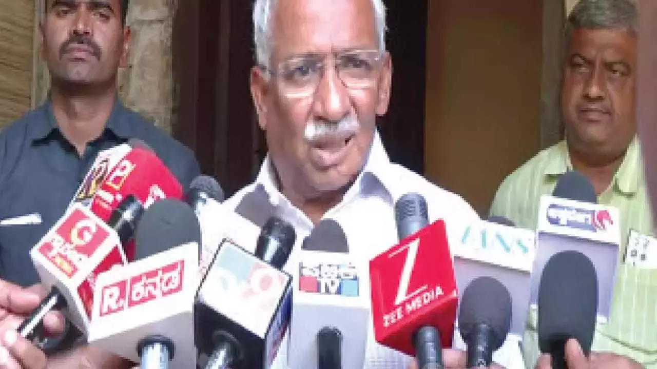 Karnataka: मंत्री ने कहा, इस्तीफा देने का सवाल ही नहीं उठता