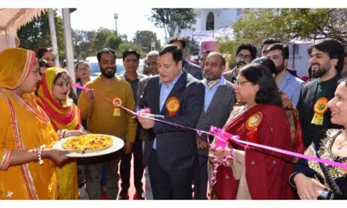 Javid Dar ने कला केंद्र में सरस आजीविका मेले का उद्घाटन किया