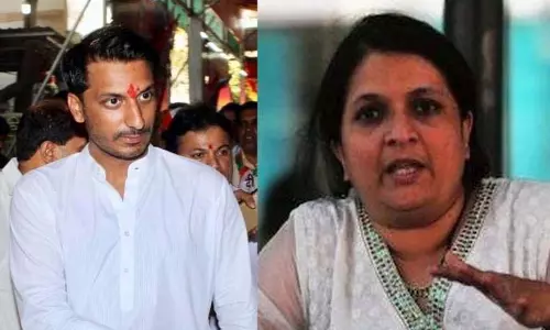 Anjali Damania का दावा है कि पार्थ पवार अभी भी जांच के दायरे में Anjali Damania का दावा है कि पार्थ पवार अभी भी जांच के दायरे में