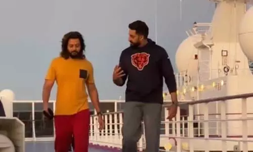 शब्दों में बयां नहीं कर सकता, रितेश देशमुख ने अभिषेक बच्चन के लिए लुटाया प्यार शब्दों में बयां नहीं कर सकता, रितेश देशमुख ने अभिषेक बच्चन के लिए लुटाया प्यार