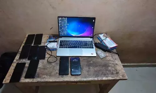 Mangaluru पुलिस ने नेपाल आधारित अंतरराष्ट्रीय निवेश धोखाधड़ी रैकेट का किया भंडाफोड़, 11 गिरफ्तार Mangaluru पुलिस ने नेपाल आधारित अंतरराष्ट्रीय निवेश धोखाधड़ी रैकेट का किया भंडाफोड़, 11 गिरफ्तार