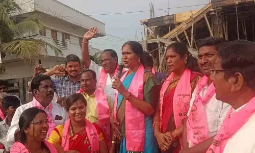 Padma Devender Reddy ने मेडक चुनावों में कांग्रेस को सबक सिखाने का आह्वान किया