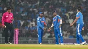 IND vs SA: भारतीय टीम ने वॉर्मअप मैच में बल्ले और गेंद से दिखाया दम IND vs SA: भारतीय टीम ने वॉर्मअप मैच में बल्ले और गेंद से दिखाया दम