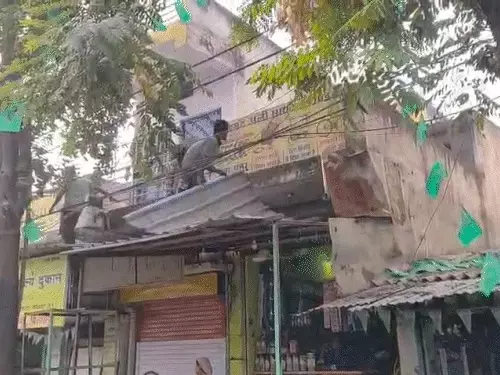 बिलासपुर नगर में सड़क किनारे अतिक्रमण पर चला बुलडोजर बिलासपुर नगर में सड़क किनारे अतिक्रमण पर चला बुलडोजर