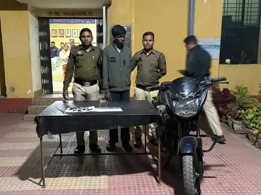 लघुशंका करने रोका बाइक, हो गया चोरी लघुशंका करने रोका बाइक, हो गया चोरी