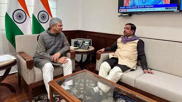 Bengaluru-पुणे हाई-स्पीड रेल लाइन के लिए केंद्र से सकारात्मक प्रतिक्रिया मिली है Bengaluru-पुणे हाई-स्पीड रेल लाइन के लिए केंद्र से सकारात्मक प्रतिक्रिया मिली है