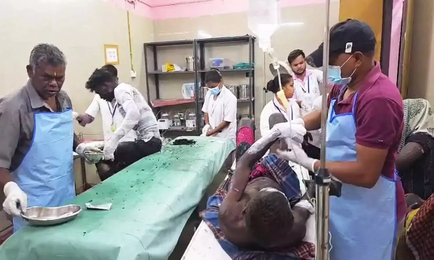 टायर फैक्ट्री में ब्लास्ट, 8 मजदूर घायल टायर फैक्ट्री में ब्लास्ट, 8 मजदूर घायल