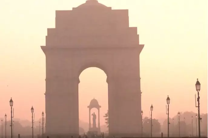 Delhi के लोग खराब AQI के साथ जागे; IMD ने साफ आसमान और हल्की धुंध का अनुमान लगाया Delhi के लोग खराब AQI के साथ जागे; IMD ने साफ आसमान और हल्की धुंध का अनुमान लगाया