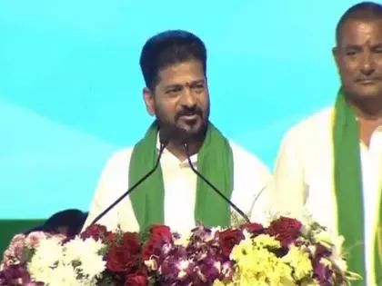 CM रेवंत रेड्डी ने नगर निगम चुनाव के बाद रायथु भरोसा की घोषणा की CM रेवंत रेड्डी ने नगर निगम चुनाव के बाद रायथु भरोसा की घोषणा की