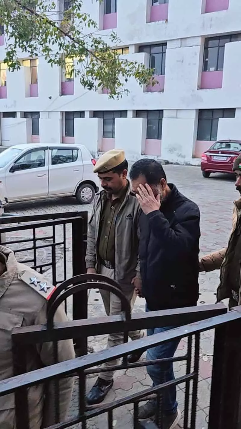 McLeodGanj: चीनी नागरिक से मोबाइल फोन, टैबलेट, लैपटॉप जब्त McLeodGanj: चीनी नागरिक से मोबाइल फोन, टैबलेट, लैपटॉप जब्त