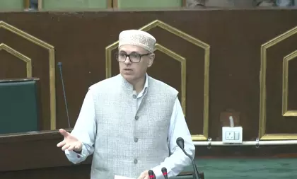 J&K: उमर अब्दुल्ला का ऐलान, प्रभावित परिवारों को जमीन देने की योजना J&K: उमर अब्दुल्ला का ऐलान, प्रभावित परिवारों को जमीन देने की योजना