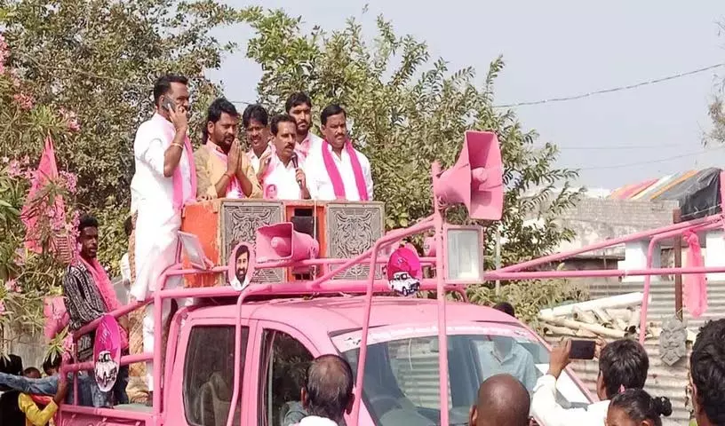 BRS नलगोंडा के अध्यक्ष रामावत रवींद्र कुमार ने देवरकोंडा में कांग्रेस की आलोचना की BRS नलगोंडा के अध्यक्ष रामावत रवींद्र कुमार ने देवरकोंडा में कांग्रेस की आलोचना की