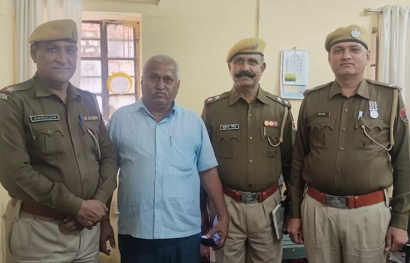 Barmer: छात्रा से दुर्व्यवहार पर शिक्षक निलंबित Barmer: छात्रा से दुर्व्यवहार पर शिक्षक निलंबित