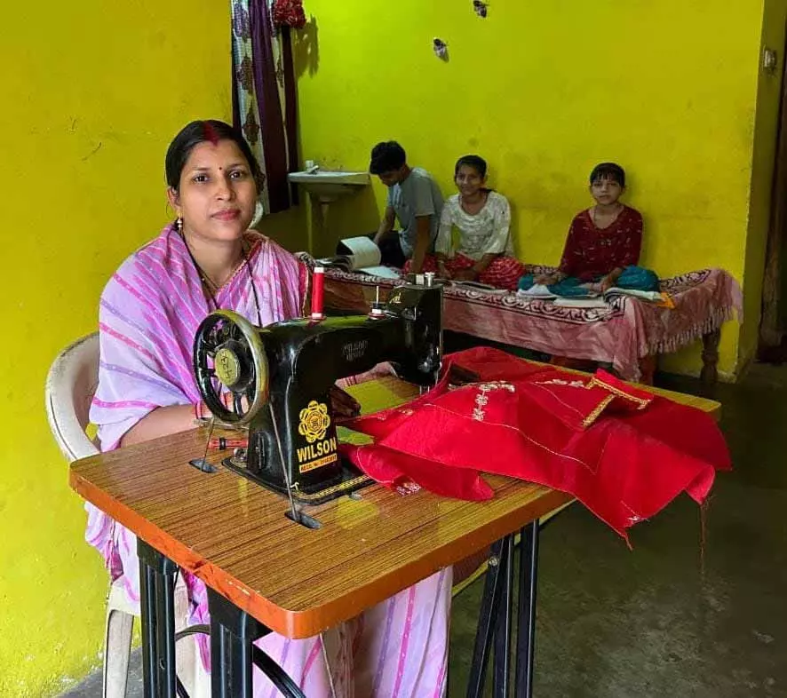 महतारी वंदन योजना से सुलेश्वरी यादव को मिली आत्मनिर्भरता की नई राह महतारी वंदन योजना से सुलेश्वरी यादव को मिली आत्मनिर्भरता की नई राह
