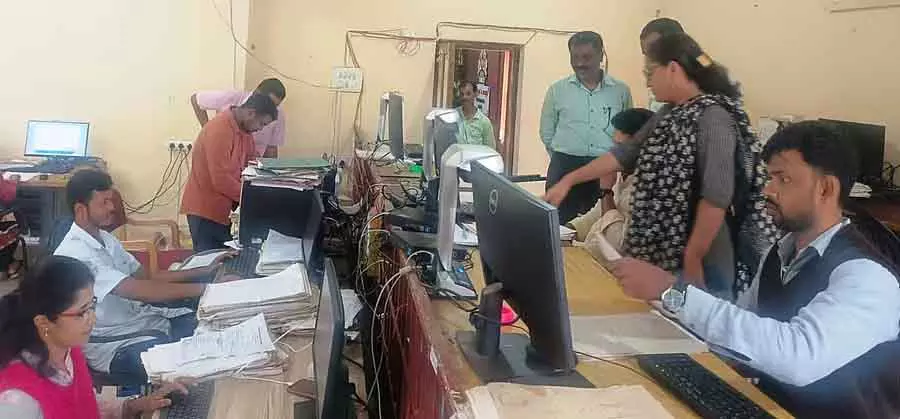 Hangal : 42 लाख राजस्व रिकॉर्ड का डिजिटलीकरण Hangal : 42 लाख राजस्व रिकॉर्ड का डिजिटलीकरण