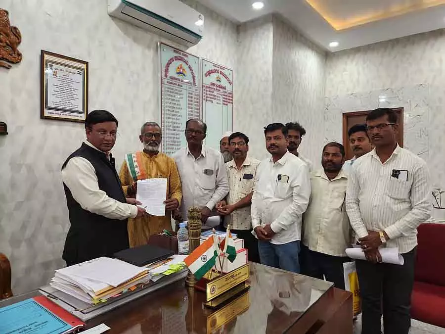 Bagalkot : टेक्सटाइल डिपार्टमेंट के लिए ₹1,500 करोड़ के अनुदान की मांग Bagalkot : टेक्सटाइल डिपार्टमेंट के लिए ₹1,500 करोड़ के अनुदान की मांग