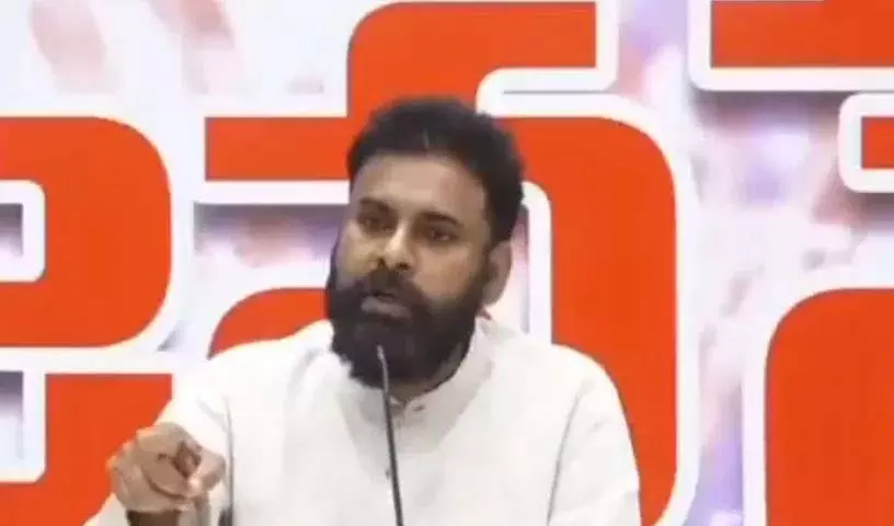SIT रिपोर्ट ने YCP को क्लीन चिट नहीं दी: पवन कल्याण SIT रिपोर्ट ने YCP को क्लीन चिट नहीं दी: पवन कल्याण