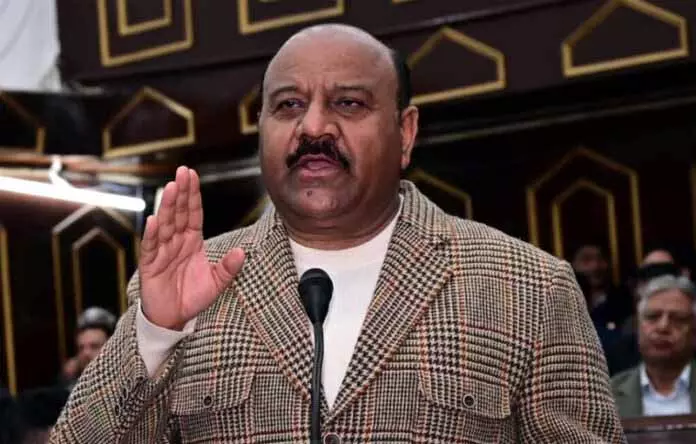 पुलों और अप्रोच को हुए नुकसान पर DyCM और BJP विधायक के बीच जुबानी जंग हुई पुलों और अप्रोच को हुए नुकसान पर DyCM और BJP विधायक के बीच जुबानी जंग हुई