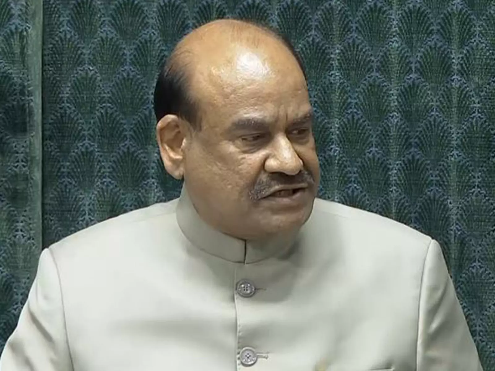 लोकसभा अध्यक्ष ने कहा, कांग्रेस MP से सदन में न आने का आग्रह किया गया लोकसभा अध्यक्ष ने कहा, कांग्रेस MP से सदन में न आने का आग्रह किया गया
