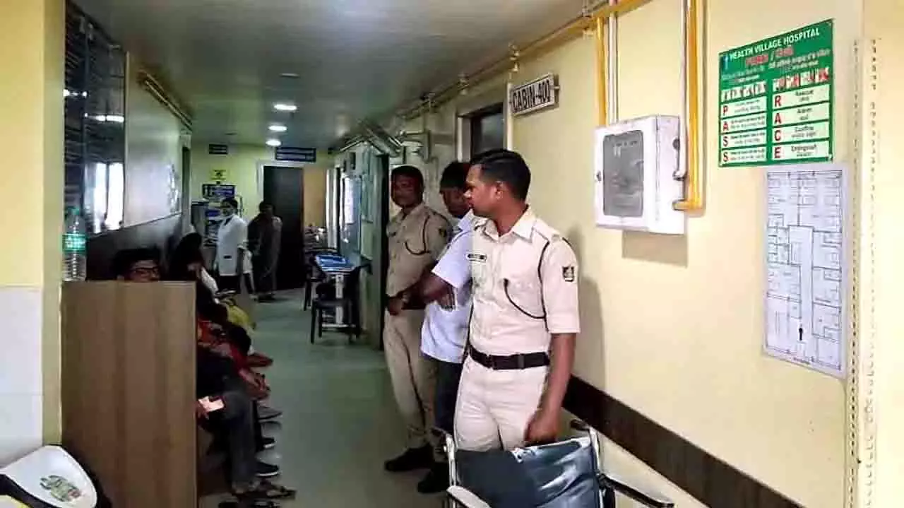 Bhubaneswar धमाका केस: इलाज के दौरान मुख्य आरोपी ने तोड़ा दम Bhubaneswar धमाका केस: इलाज के दौरान मुख्य आरोपी ने तोड़ा दम