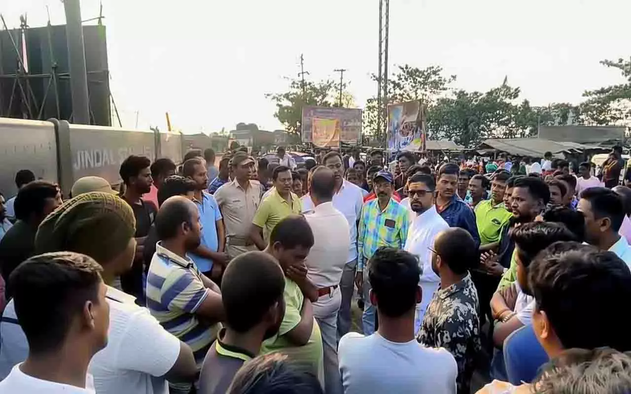 Odisha कांग्रेस नेता रंजीत राज की ट्रक की टक्कर से मौत हो गई Odisha कांग्रेस नेता रंजीत राज की ट्रक की टक्कर से मौत हो गई