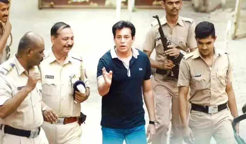 Bombay HC ने अबू सलेम को गांव जाने की इजाज़त देने से इनकार किया, पैरोल के लिए 17 लाख रुपये की मांग Bombay HC ने अबू सलेम को गांव जाने की इजाज़त देने से इनकार किया, पैरोल के लिए 17 लाख रुपये की मांग