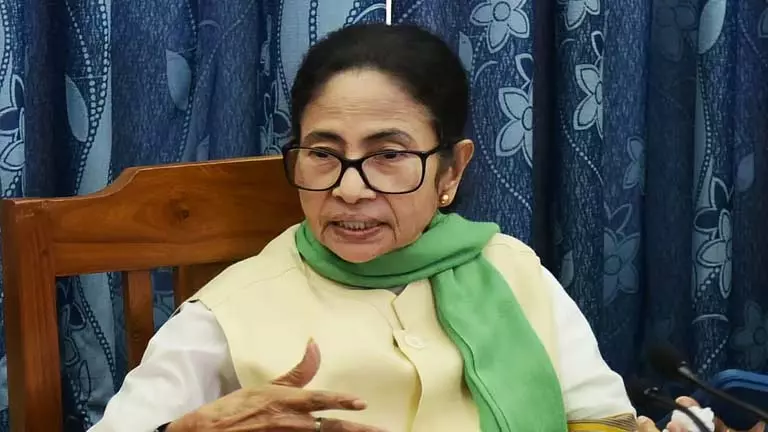 Budget के बाद ममता ने दावा किया कि राज्य में बेरोज़गारी घटकर 45.65% हो गई Budget के बाद ममता ने दावा किया कि राज्य में बेरोज़गारी घटकर 45.65% हो गई