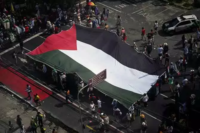 Palestine को अंतरिम संविधान का ड्राफ़्ट, चुनाव की तैयारी शुरू Palestine को अंतरिम संविधान का ड्राफ़्ट, चुनाव की तैयारी शुरू
