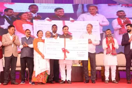 असम विधानसभा चुनाव: सीएम हिमंत बिस्वा सरमा ने भाजपा के लिए जमीनी स्तर पर तेज किया अभियान असम विधानसभा चुनाव: सीएम हिमंत बिस्वा सरमा ने भाजपा के लिए जमीनी स्तर पर तेज किया अभियान