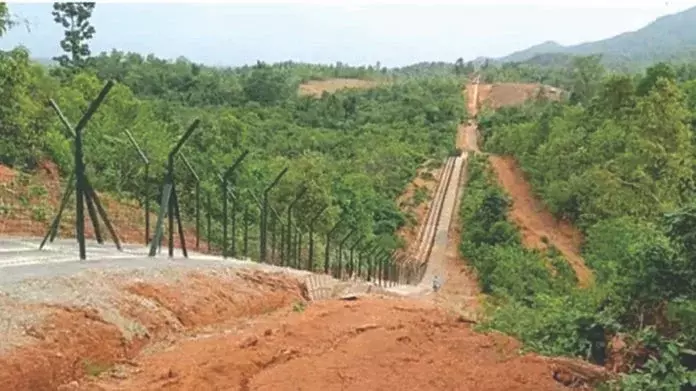 Mizoram कैबिनेट ने भारत-म्यांमार बॉर्डर पर फेंसिंग की कोशिश का विरोध दोहराया Mizoram कैबिनेट ने भारत-म्यांमार बॉर्डर पर फेंसिंग की कोशिश का विरोध दोहराया