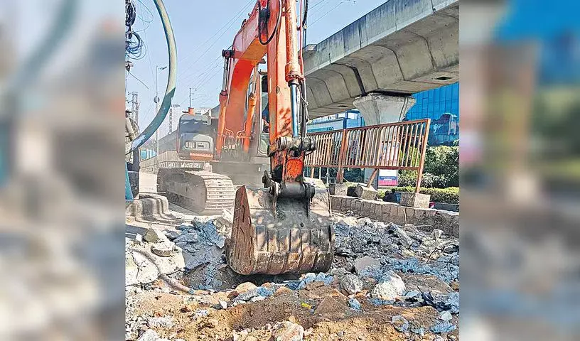 Hyderabad: टीजीआईआईसी ने हैदराबाद में माधापुर रोड का विस्तार शुरू किया Hyderabad: टीजीआईआईसी ने हैदराबाद में माधापुर रोड का विस्तार शुरू किया