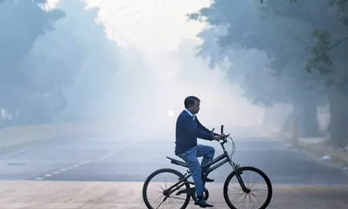 NCR में सुबह-शाम तेज हवाओं और दिन में धूप ने बढ़ाई परेशानी; एक्यूआई में आंशिक सुधार