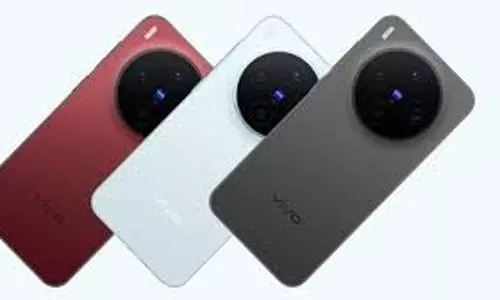 Vivo X300 Ultra: 4 रियर कैमरों और 7,000mAh बैटरी के साथ आ रहा है ये दमदार फोन Vivo X300 Ultra: 4 रियर कैमरों और 7,000mAh बैटरी के साथ आ रहा है ये दमदार फोन