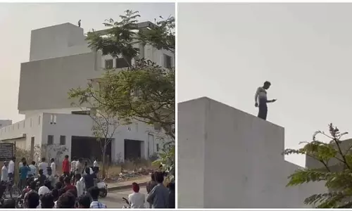 Pune : पत्नी के लापता होने से परेशान युवक ने भोसरी की बिल्डिंग से कूदकर जान दी Pune : पत्नी के लापता होने से परेशान युवक ने भोसरी की बिल्डिंग से कूदकर जान दी