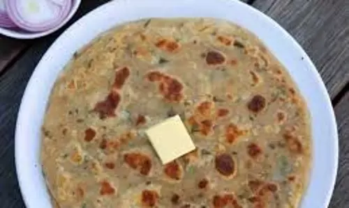 Aloo Roti Recipe: ब्रेकफास्ट में झटपट बनाएं फेवरेट आलू की रोटी Aloo Roti Recipe: ब्रेकफास्ट में झटपट बनाएं फेवरेट आलू की रोटी
