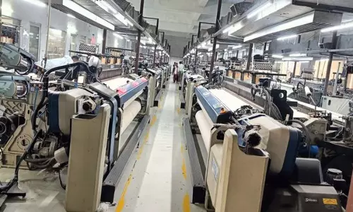 Gurugram , फरीदाबाद की टेक्सटाइल इंडस्ट्री ने अमेरिका द्वारा टैरिफ वापस लेने का स्वागत किया Gurugram , फरीदाबाद की टेक्सटाइल इंडस्ट्री ने अमेरिका द्वारा टैरिफ वापस लेने का स्वागत किया