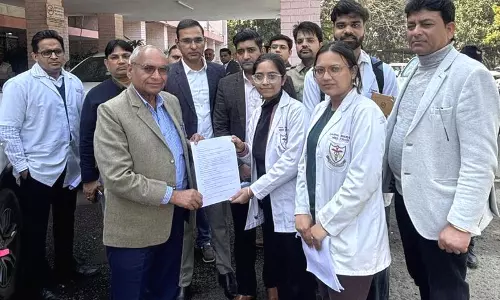 रोहतक में MBBS छात्रों ने पैनल को ज्ञापन सौंपा रोहतक में MBBS छात्रों ने पैनल को ज्ञापन सौंपा