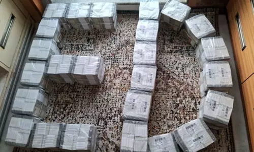 हाईवे मुआवजा घोटाले में ईडी की बड़ी कार्रवाई, 6 ठिकानों पर छापेमारी हाईवे मुआवजा घोटाले में ईडी की बड़ी कार्रवाई, 6 ठिकानों पर छापेमारी