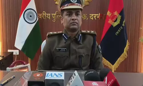 बिहार के Darbhanga में पंचायत बैठक के दौरान हुई झड़प के बाद 12 लोग गिरफ्तार बिहार के Darbhanga में पंचायत बैठक के दौरान हुई झड़प के बाद 12 लोग गिरफ्तार