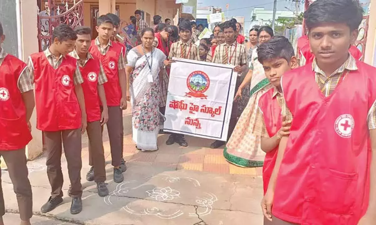 Andhra: छात्रों ने नशीली दवाओं के दुरुपयोग के खिलाफ जागरूकता फैलाई