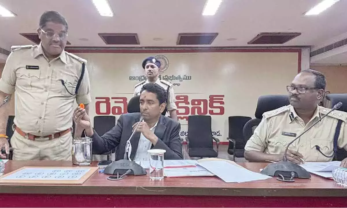 Andhra: बार के आवंटन के लिए लॉटरी आयोजित की गई Andhra: बार के आवंटन के लिए लॉटरी आयोजित की गई