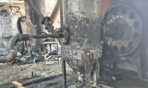 प्रशासन ने मंगल कार्बन प्लांट को किया सील, ब्लास्ट की घटना के बाद कार्रवाई प्रशासन ने मंगल कार्बन प्लांट को किया सील, ब्लास्ट की घटना के बाद कार्रवाई