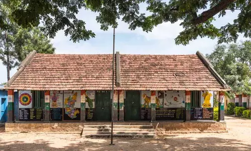Chavinda Devi village में रात में 2 सरकारी स्कूलों में चोरी हुई