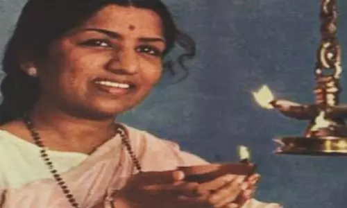 7 दशकों तक हिंदी सिनेमा को आवाज देने वालीं लता मंगेशकर ने बनाई थी बड़ी अंतरराष्ट्रीय पहचान, मिले कई पुरस्कार 7 दशकों तक हिंदी सिनेमा को आवाज देने वालीं लता मंगेशकर ने बनाई थी बड़ी अंतरराष्ट्रीय पहचान, मिले कई पुरस्कार