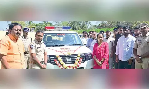 Andhra: CSR फंडिंग के तहत पांच पुलिस गाड़ियां दान की गईं