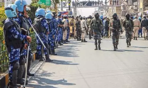 Manipur: चुराचांदपुर में हिंसा भड़कने के बाद शटडाउन लगाया गया Manipur: चुराचांदपुर में हिंसा भड़कने के बाद शटडाउन लगाया गया