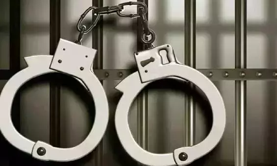 Telangana : जमीन विवाद में वकील की हत्या के आरोप में भाई गिरफ्तार Telangana : जमीन विवाद में वकील की हत्या के आरोप में भाई गिरफ्तार